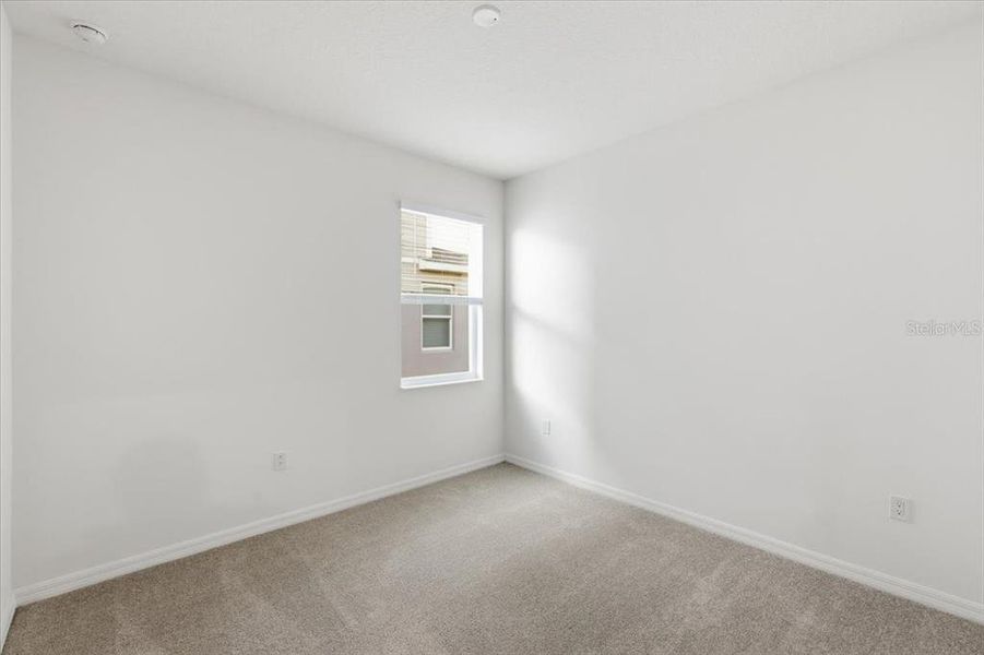 Spacious, unfurnished interior of a new home in Cypress Park Estates, Haines City (Image 5).