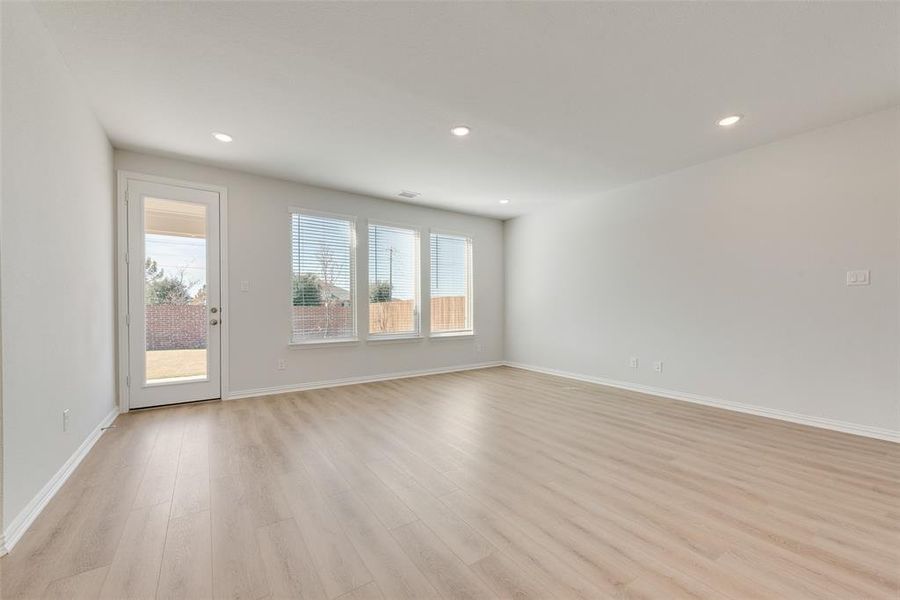 Spacious, unfurnished interior of a new home in Walden Pond, Forney (Image 18).
