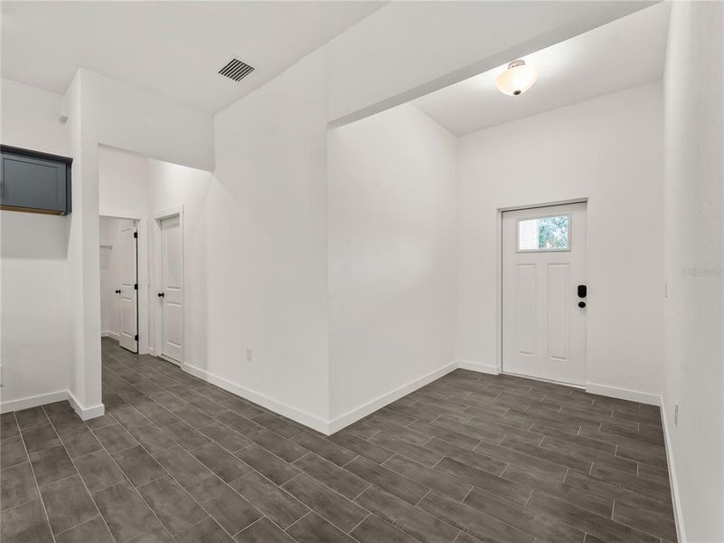 Spacious, unfurnished interior of a new home in , North Port (Image 28).