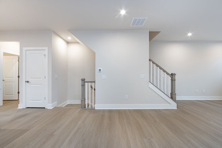 Spacious, unfurnished interior of a new home in Context at Oakhurst, Charlotte (Image 27).
