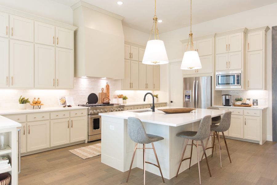 Representative furnished interior of a home built from the 5541 by Tradition Homes in Mustang Lakes, McKinney (Image 16).
