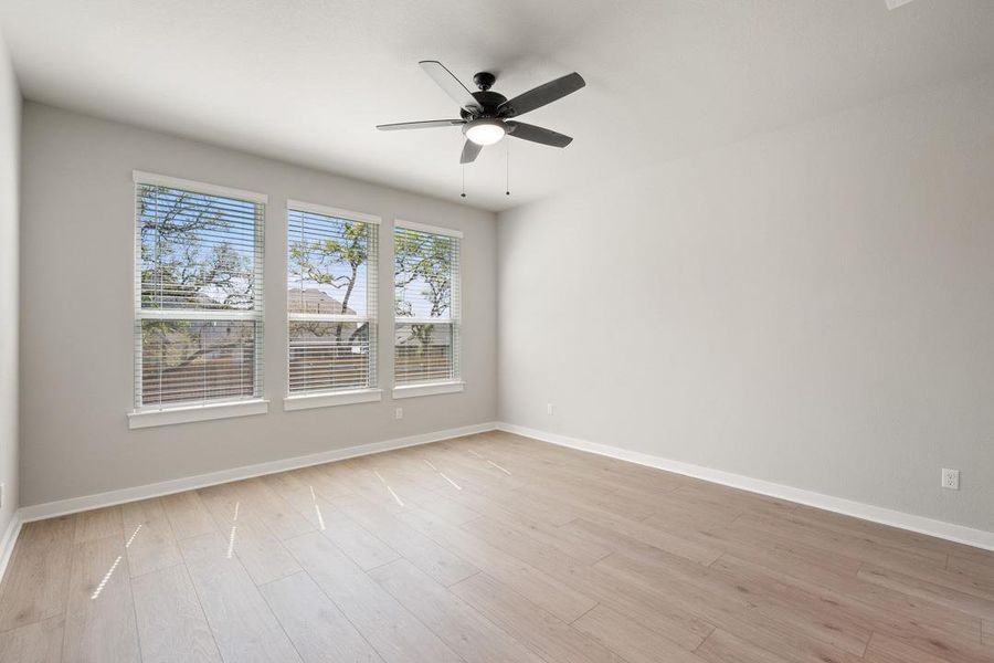 Spacious, unfurnished interior of a new home in Heritage, Dripping Springs (Image 18).