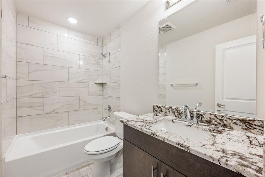 Furnished interior view inside a new home in Eagle Glen Elements, Alvarado (Image 12).