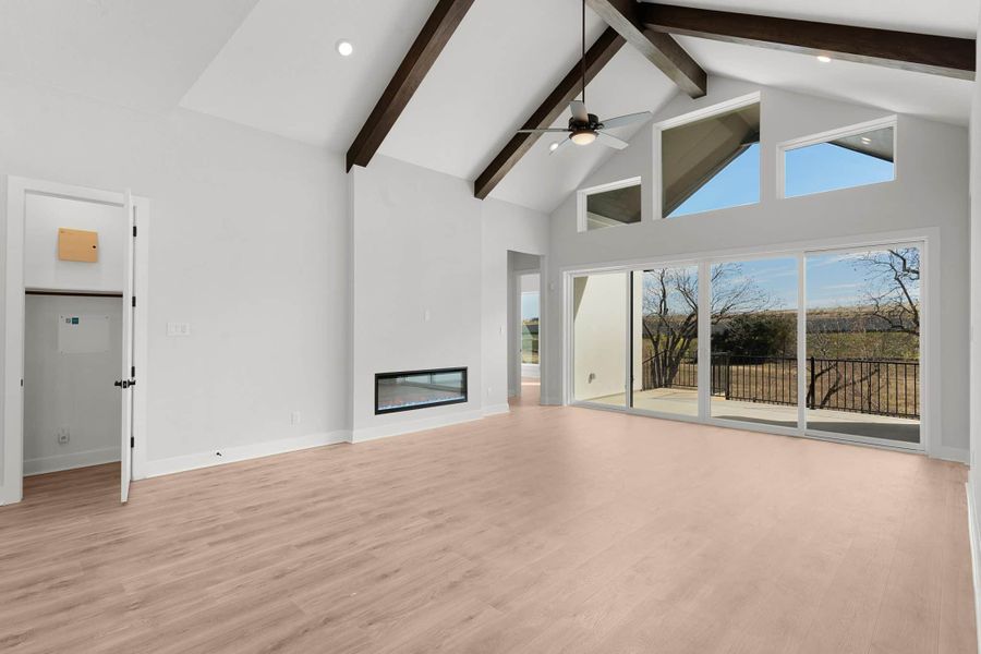 Spacious, unfurnished interior of a new home in Lariat, Liberty Hill (Image 13).