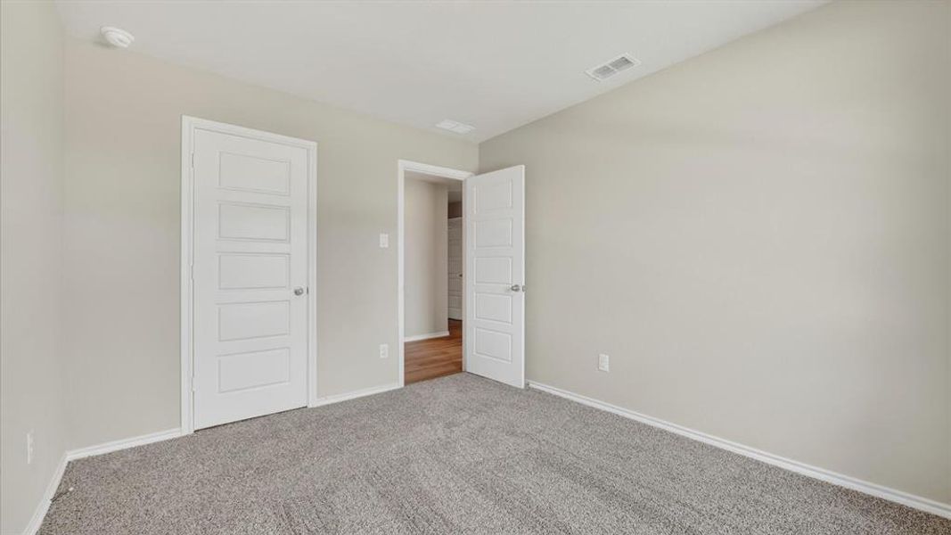 Spacious, unfurnished interior of a new home in , Hillsboro (Image 14).