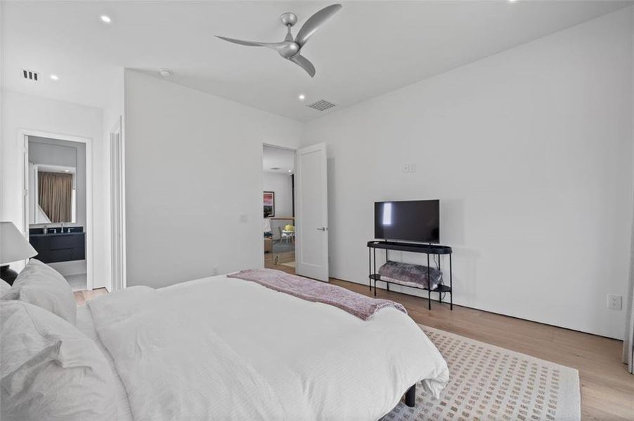 Furnished interior view inside a new home in , Atlanta (Image 16).