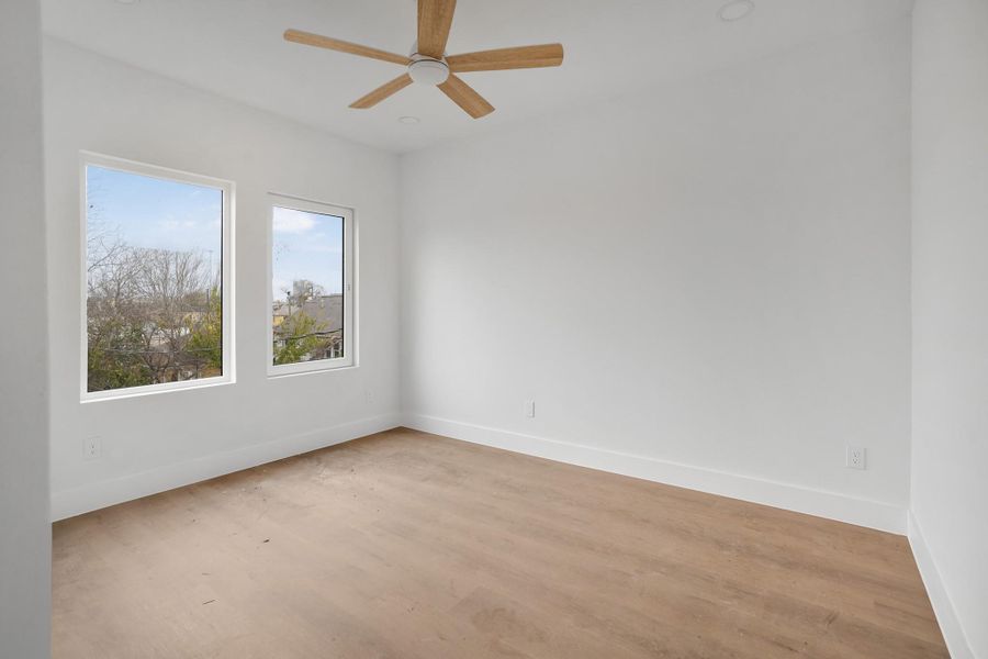 Spacious, unfurnished interior of a new home in , Houston (Image 11).