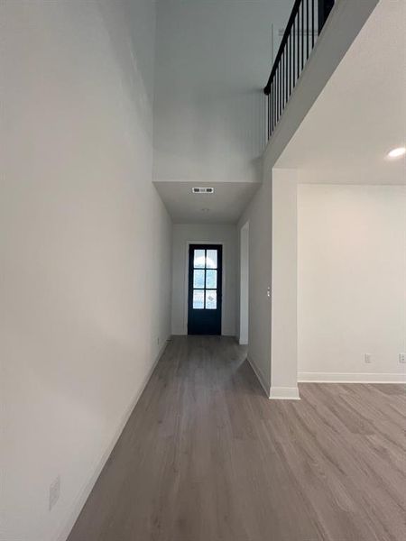 Spacious, unfurnished interior of a new home in , Fort Worth (Image 6).