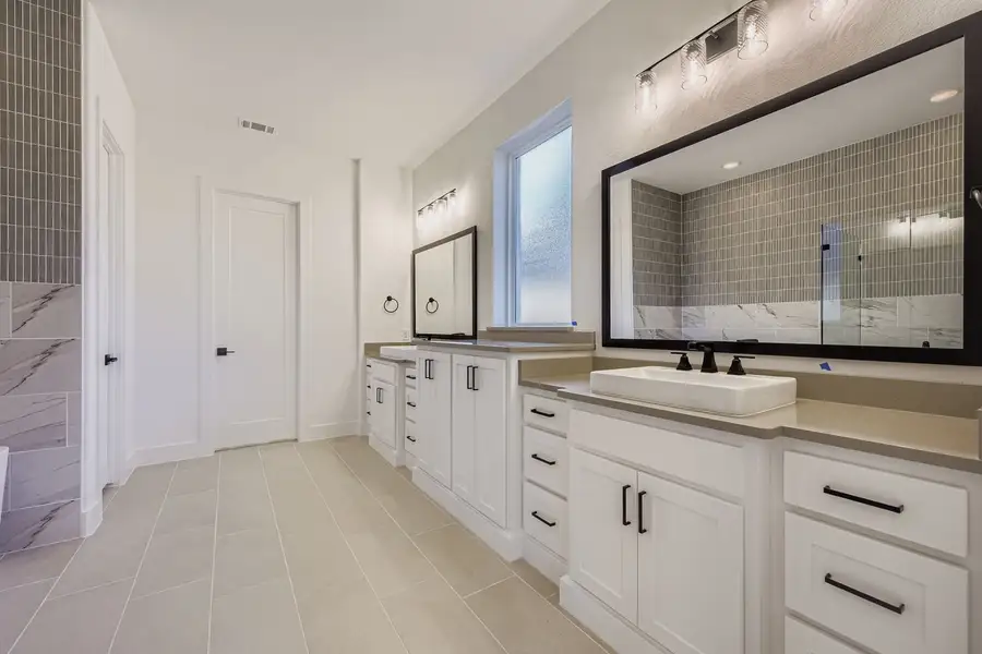 Plan 1643 primary bathroom representative photo