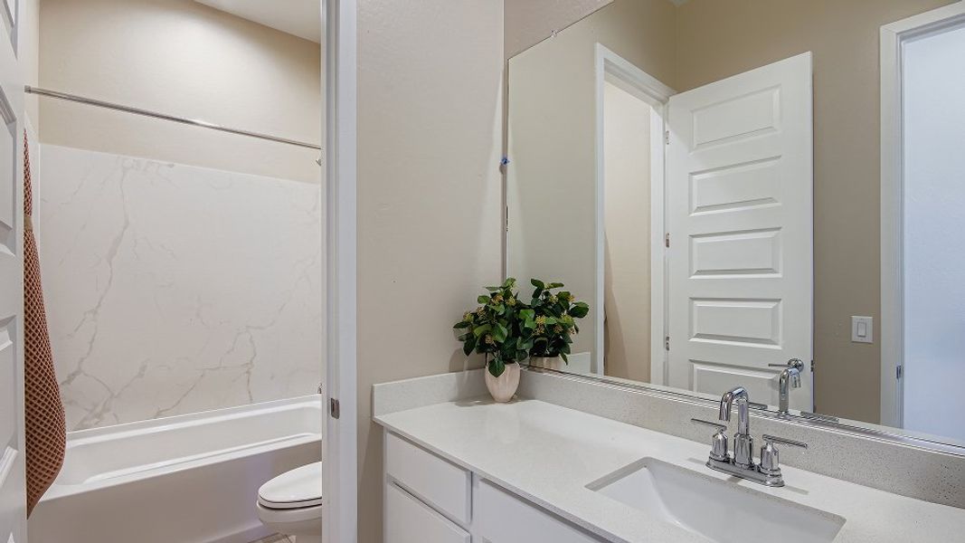 3580 Latitude Bath2 F1 Base4