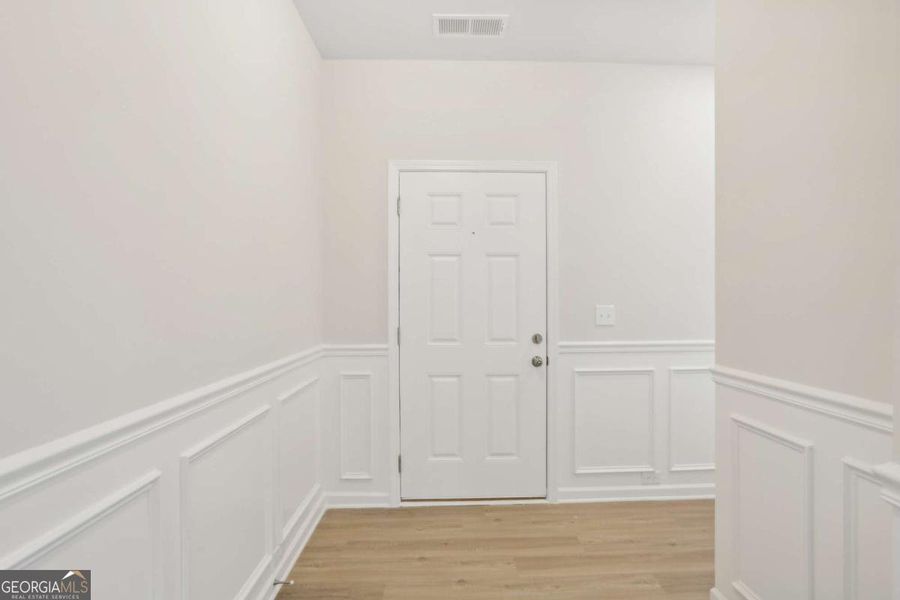 Spacious, unfurnished interior of a new home in Stonebridge North, Macon (Image 13).