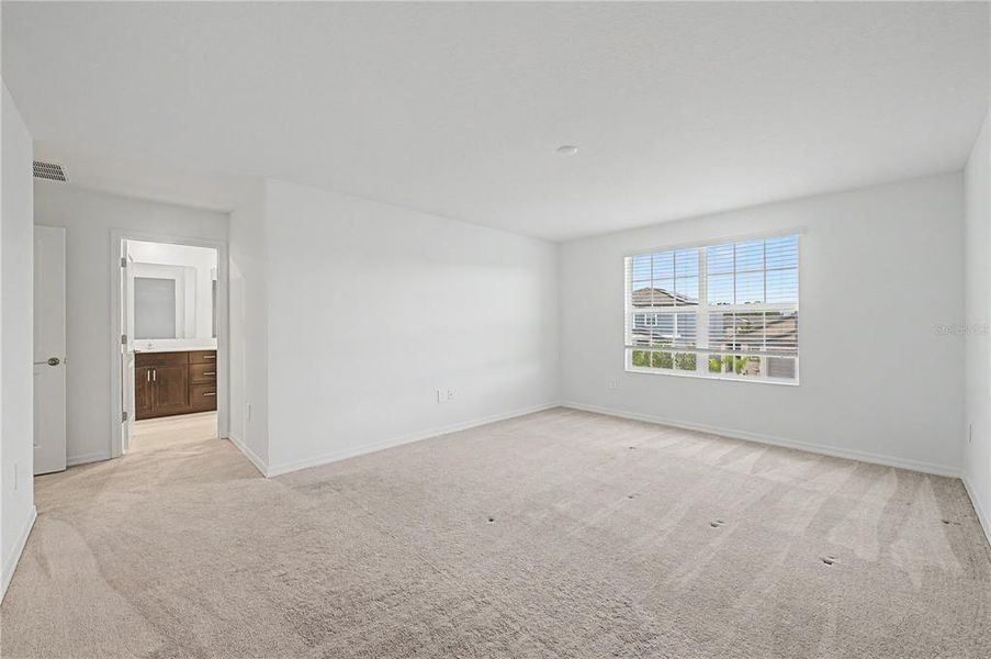 Spacious, unfurnished interior of a new home in Park East, Plant City (Image 36).
