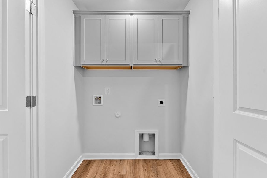 Spacious, unfurnished interior of a new home in Fieldstone, Lexington (Image 31).