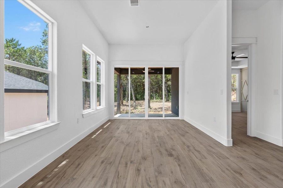 Spacious, unfurnished interior of a new home in , Bastrop (Image 16).