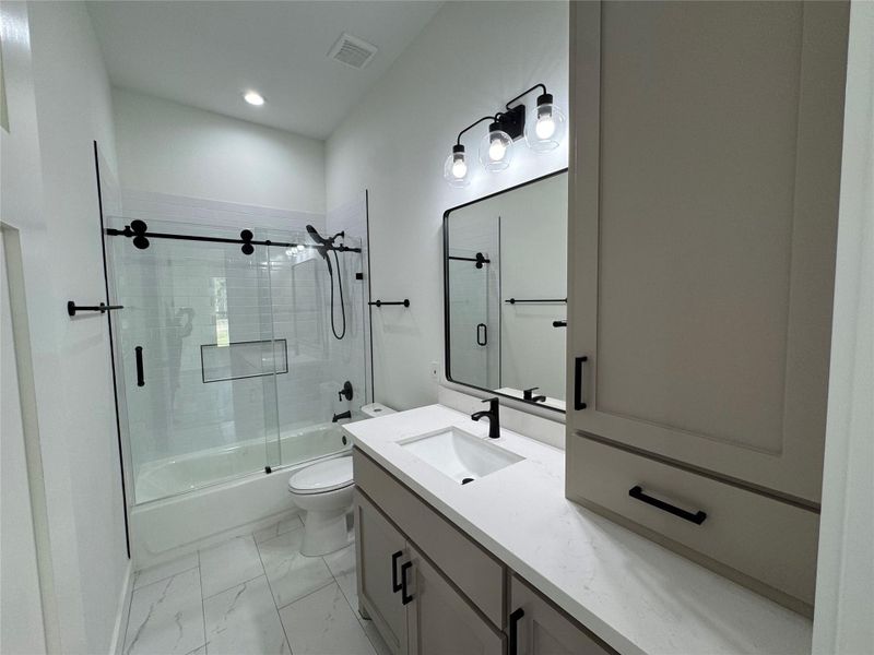 Furnished interior view inside a new home in , Brookeland (Image 11).