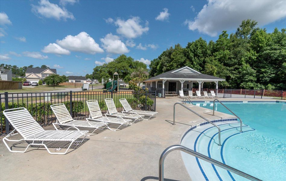 Community amenities in Oakley Pointe, Moncks Corner (Image 44).