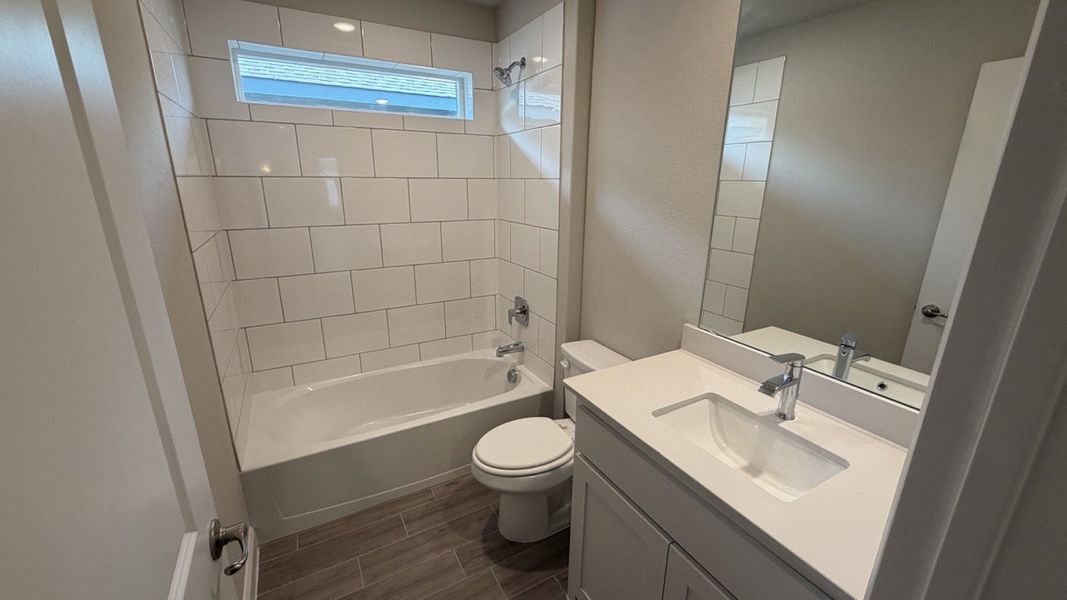 Furnished interior view inside a new home in Shannon Creek, Burleson (Image 10). Furnished interior view inside a new home in Shannon Creek, Burleson (Image 10).