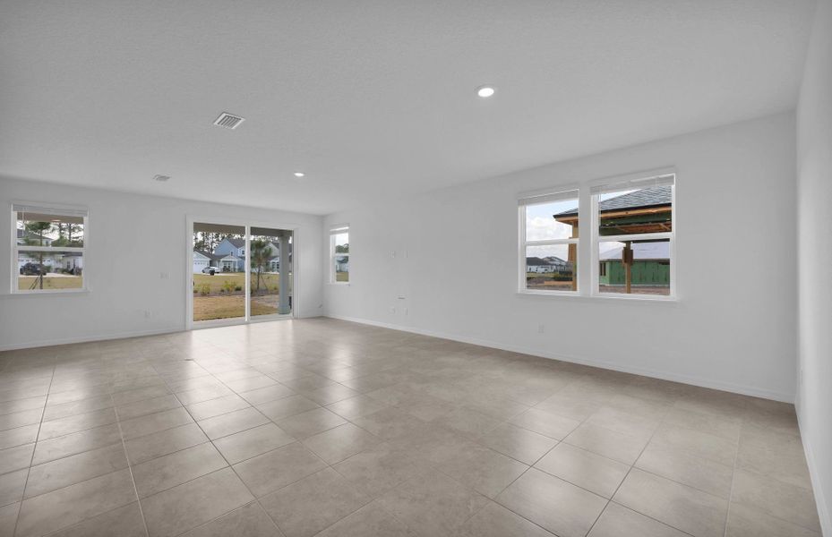 Spacious, unfurnished interior of a new home in Hyland Trail, Green Cove Springs (Image 20).