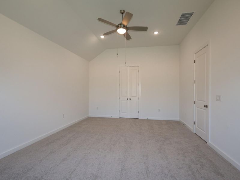 Spacious, unfurnished interior of a new home in Barksdale, Leander (Image 17).