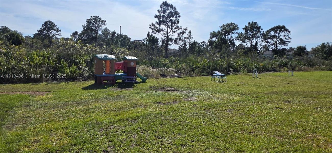 Natural landscape and outdoor views near  in Lehigh Acres (Image 18).