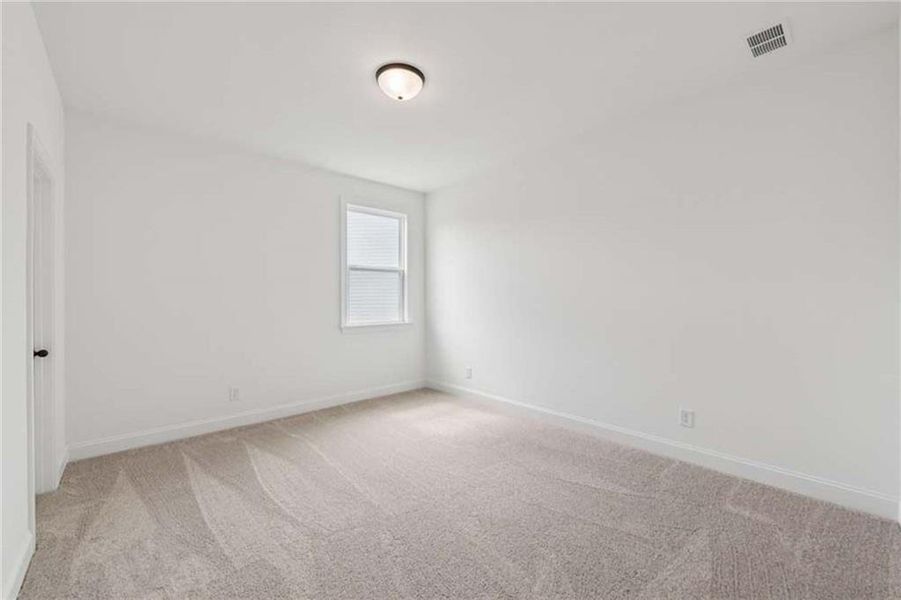 Spacious, unfurnished interior of a new home in East Harbor II at Chestatee, Dawsonville (Image 33).