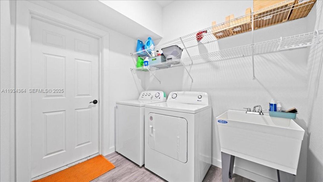 Furnished interior view inside a new home in , Cape Coral (Image 5).