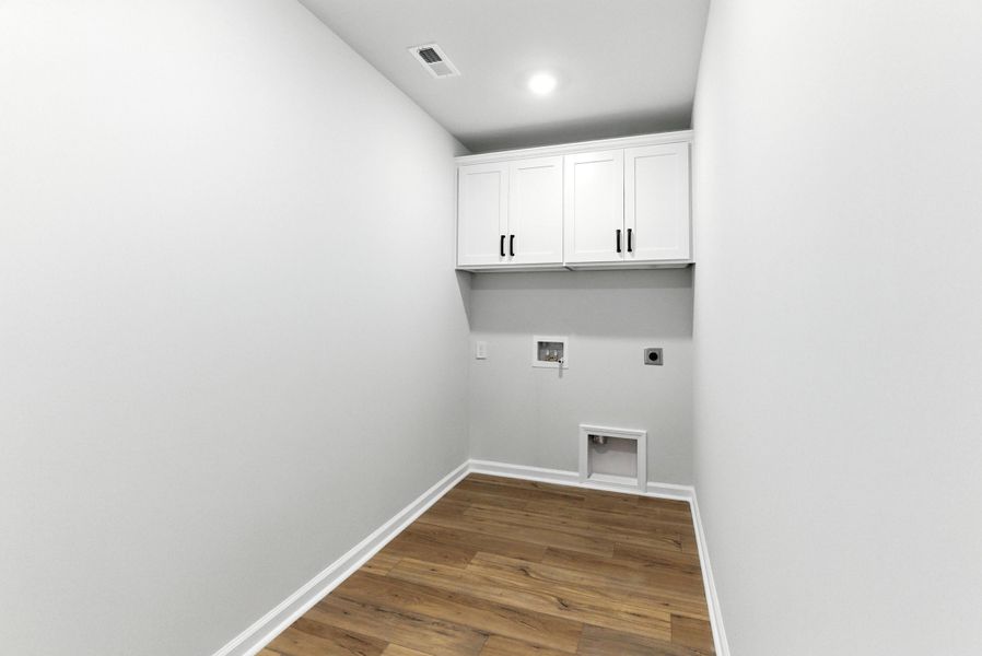 Spacious, unfurnished interior of a new home in , Summerville (Image 46).