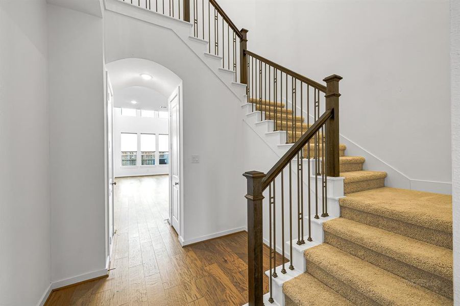 Modern staircase rails