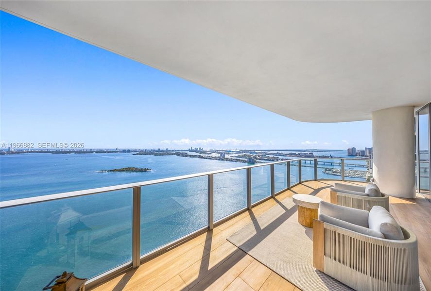 Condo located in Miami, FL showcasing its design and architecture (Image 4). Condo located in Miami, FL showcasing its design and architecture (Image 4).