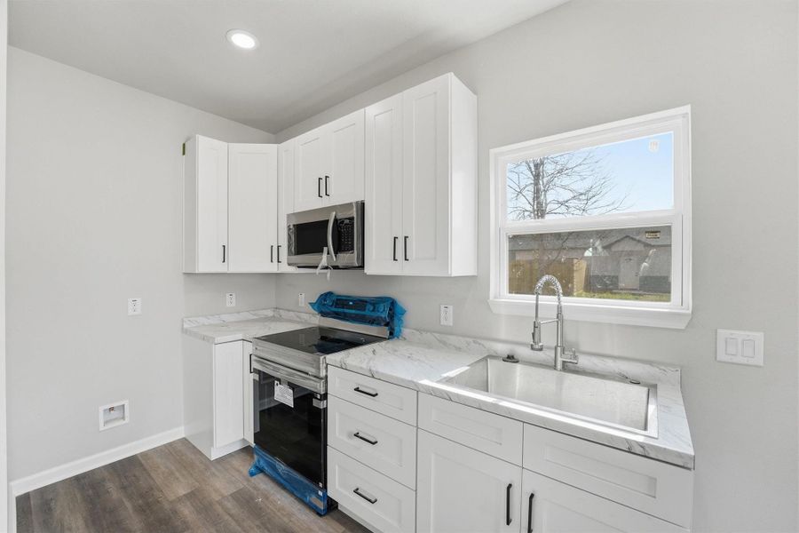 Furnished interior view inside a new home in , Beaumont (Image 6).