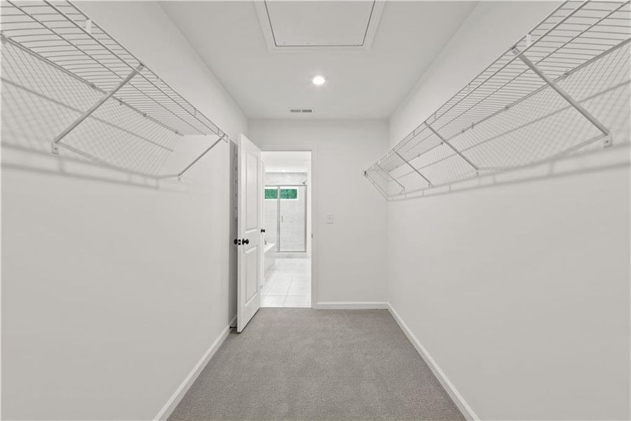 Spacious, unfurnished interior of a new home in Adler Springs, Powder Springs (Image 7).