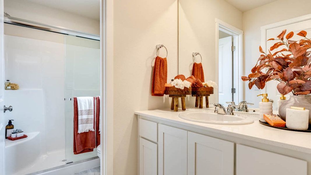 Representative interior finishes for a home built from the Rowan by D.R. Horton in Vineyards, Davie (Image 18). Representative interior finishes for a home built from the Rowan by D.R. Horton in Vineyards, Davie (Image 18).