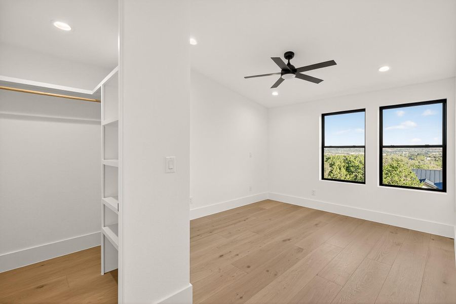 Spacious, unfurnished interior of a new home in , Horseshoe Bay (Image 32).