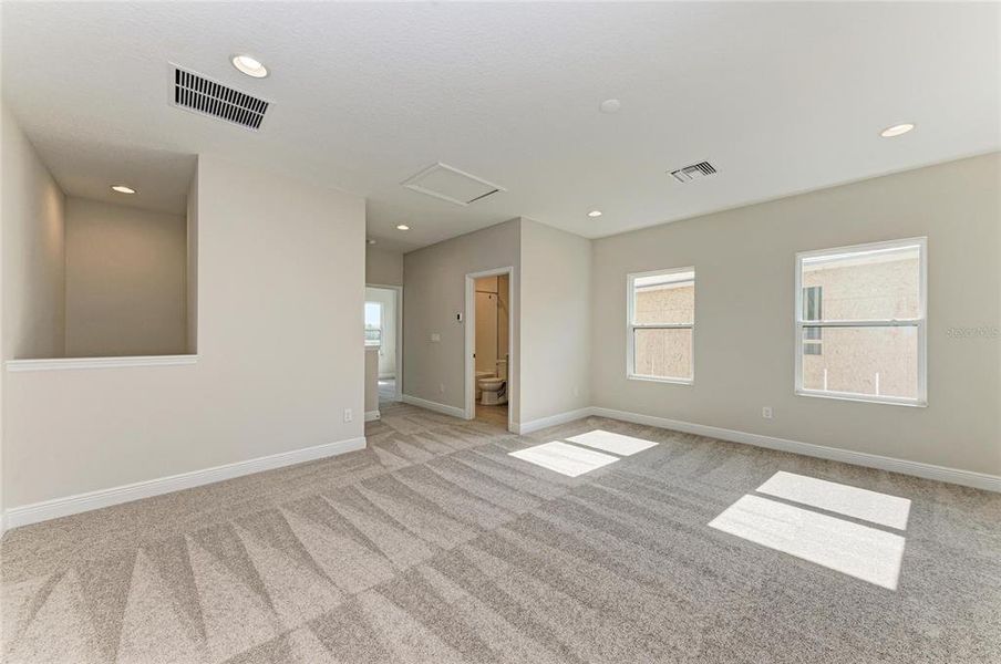 Spacious, unfurnished interior of a new home in Two Rivers, Zephyrhills (Image 34).
