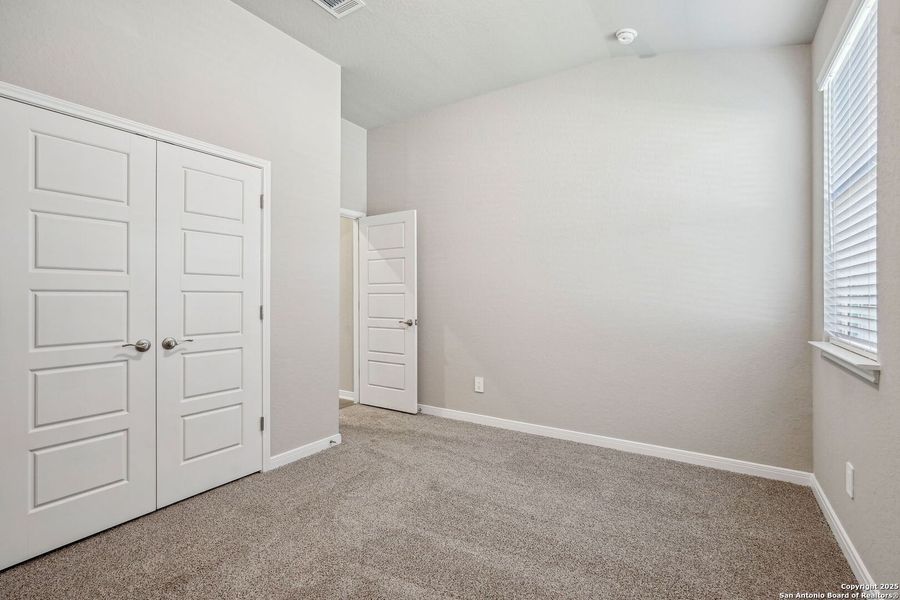 Spacious, unfurnished interior of a new home in Carmel Ranch, Schertz (Image 29).