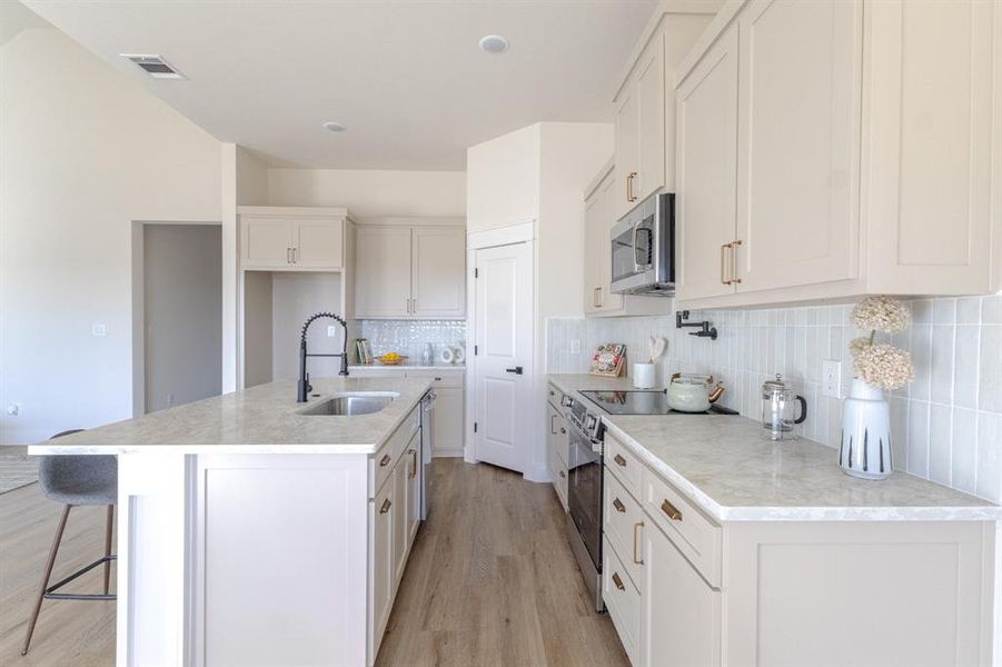 Furnished interior view inside a new home in , Fort Worth (Image 7).