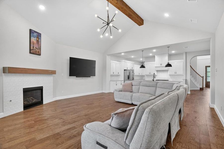 Furnished interior view inside a new home in Rockwood 65', Mansfield (Image 6).
