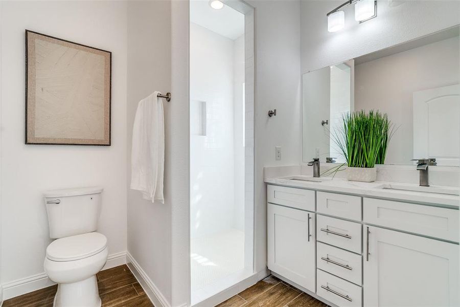 Furnished interior view inside a new home in , Granbury (Image 14).