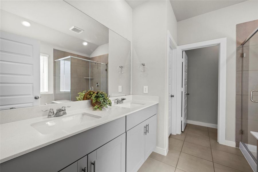 Furnished interior view inside a new home in Wall Street Village, Richmond (Image 9).
