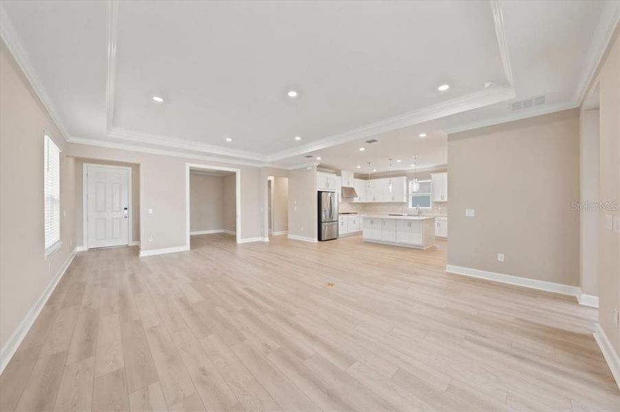 Spacious, unfurnished interior of a new home in Coasterra Community Group Page, Palmetto (Image 26).