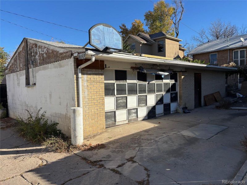 Image 3 of a home in .