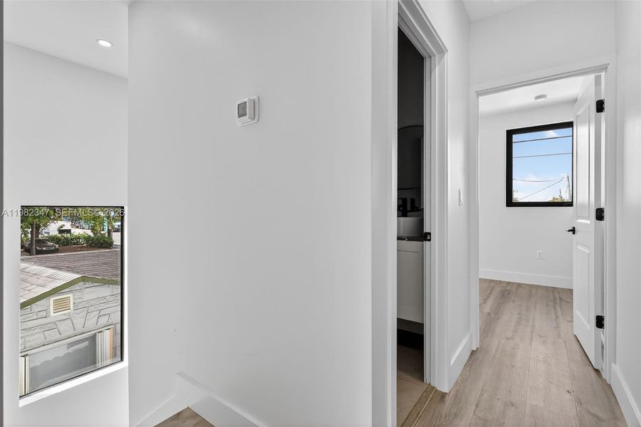 Spacious, unfurnished interior of a new home in , Miami (Image 33).