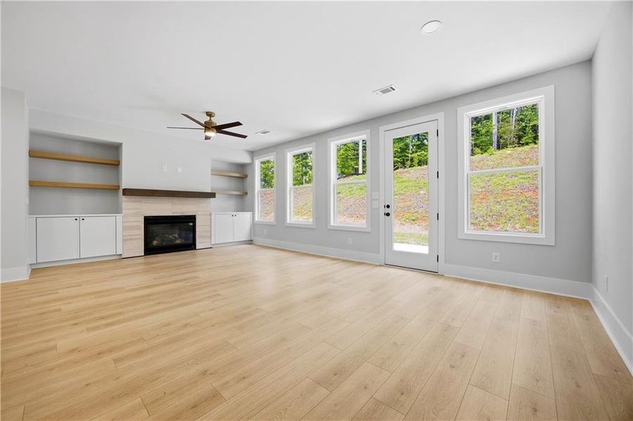 Spacious, unfurnished interior of a new home in Sterlington, Canton (Image 20).