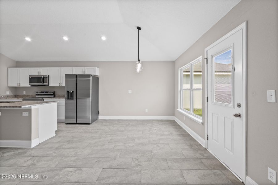 Spacious, unfurnished interior of a new home in , Jacksonville (Image 14).