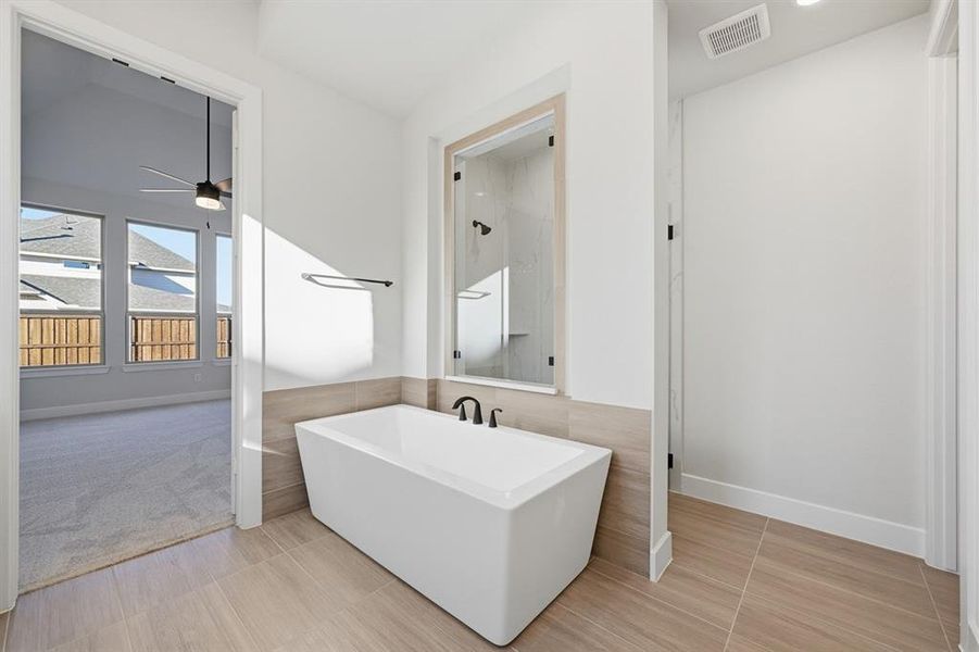 Furnished interior view inside a new home in Star Trail, Prosper (Image 7).