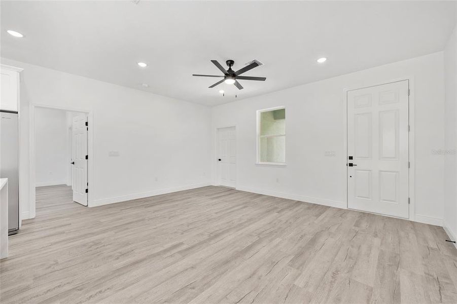 Spacious, unfurnished interior of a new home in , Summerfield (Image 30).
