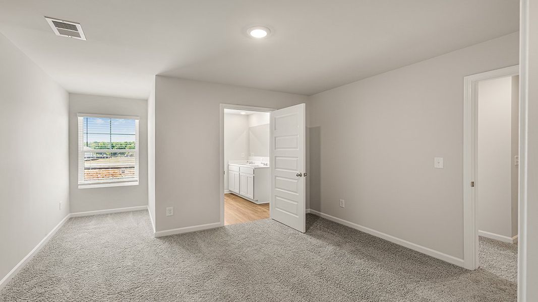 Spacious, unfurnished interior of a new home in Echo Glen, Stockbridge (Image 29).