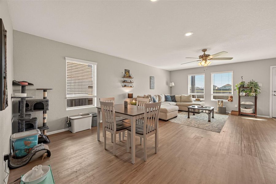 Furnished interior view inside a new home in , Baytown (Image 33).