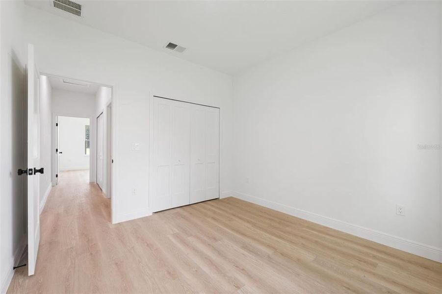 Spacious, unfurnished interior of a new home in , Ocala (Image 22).