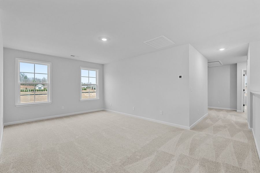 Spacious, unfurnished interior of a new home in Fieldstone, Lexington (Image 42).